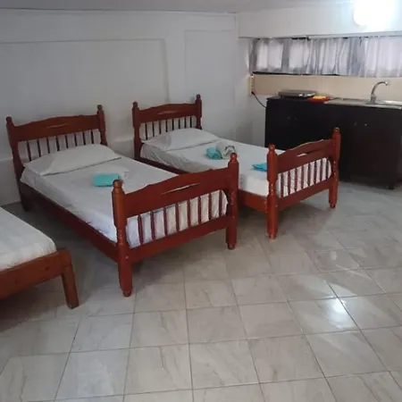 Lovely 1bedroom Unit With Free Parking *