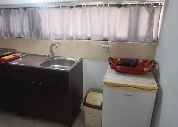 Lovely 1bedroom Unit With Free Parking