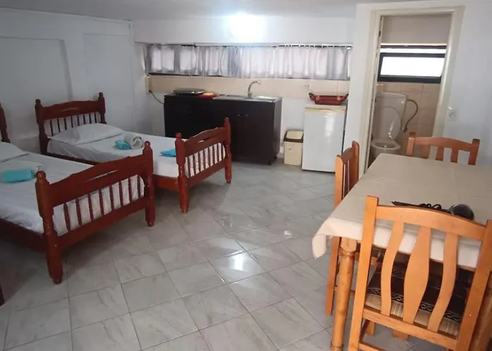 Lovely 1bedroom Unit With Free Parking Pensjonat Wlora