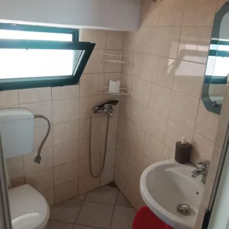 Lovely 1bedroom Unit With Free Parking Vlorë