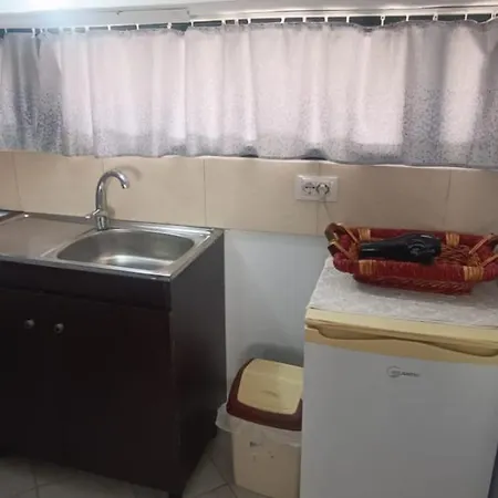 Lovely 1bedroom Unit With Free Parking