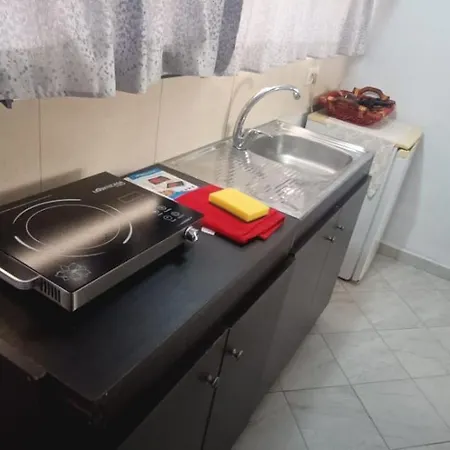 Lovely 1bedroom Unit With Free Parking Πανσιόν *