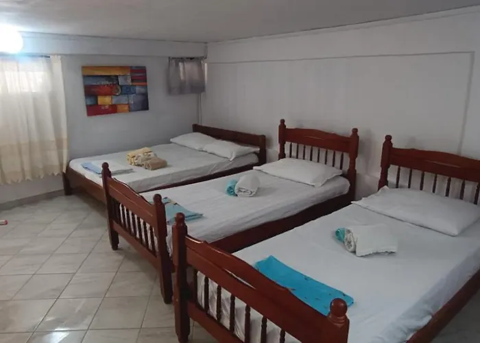 Guest house Lovely 1bedroom Unit With Free Parking